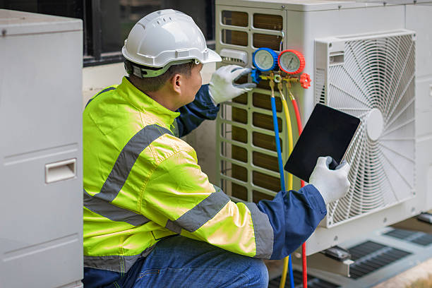 Professional Hvac technician working in Englishtown, NJ